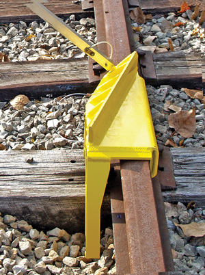 Portable Derail with Sign, Right Throw