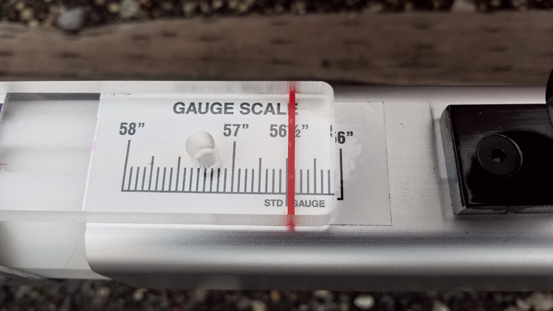 Adjustable Aluminum Level and Gauge, 2-piece